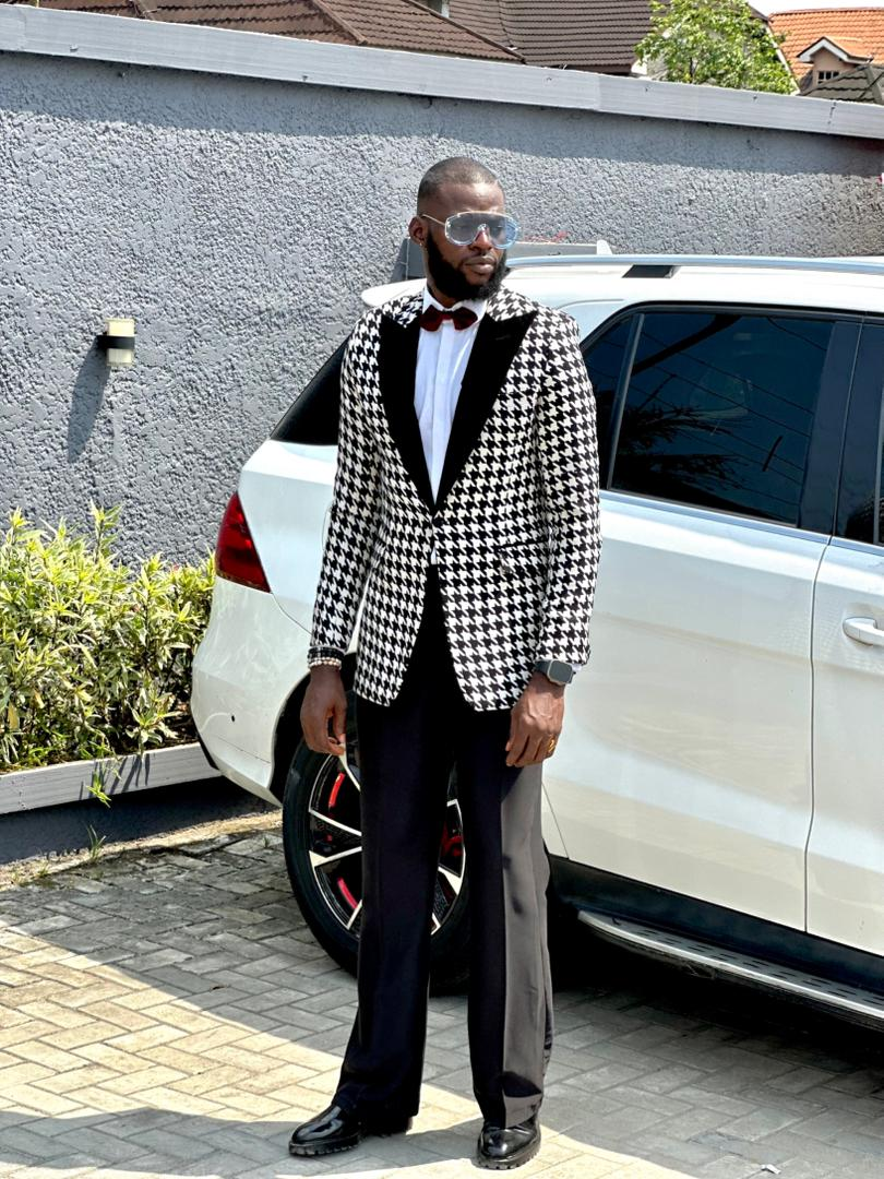 Houndstooth Maestro